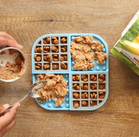 Mata do lizania dla psa LickiMat Slomo czerwona